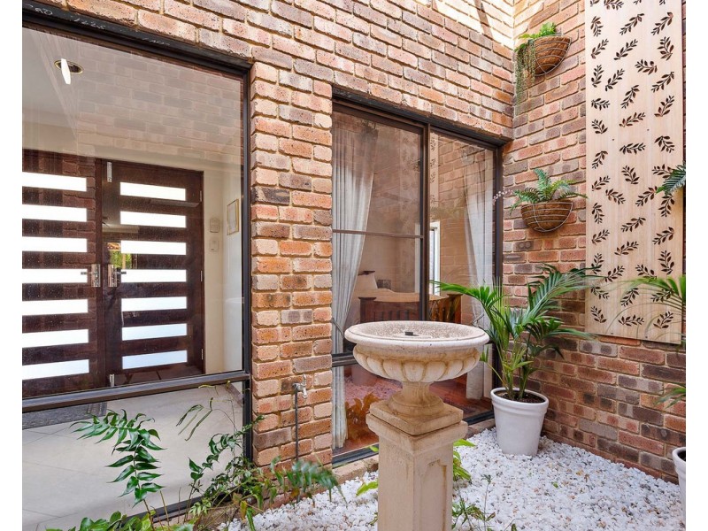 4 Crawford Court, Safety Bay WA 6169