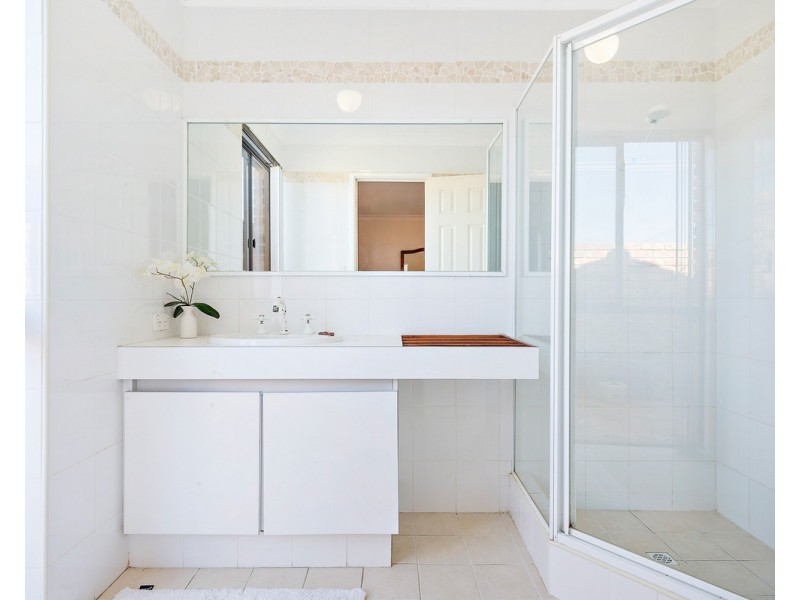 4 Crawford Court, Safety Bay WA 6169