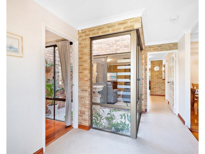 4 Crawford Court, Safety Bay WA 6169