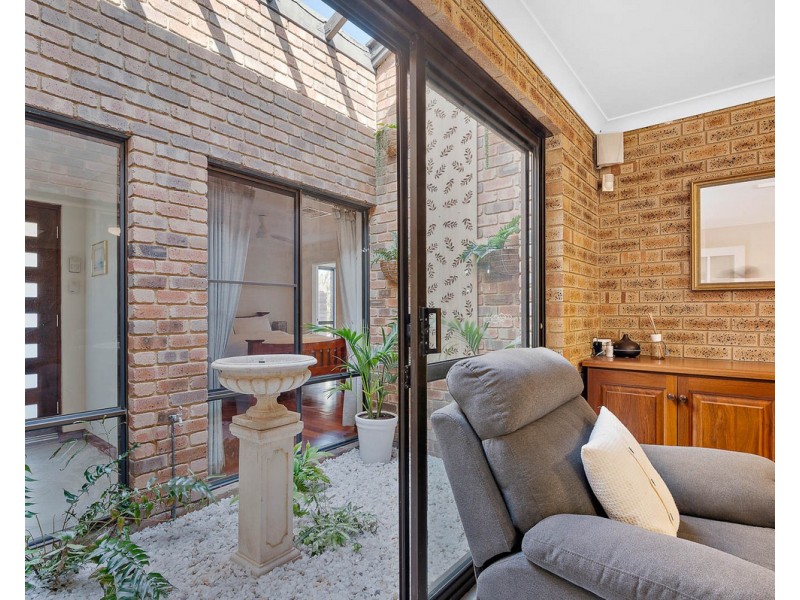 4 Crawford Court, Safety Bay WA 6169