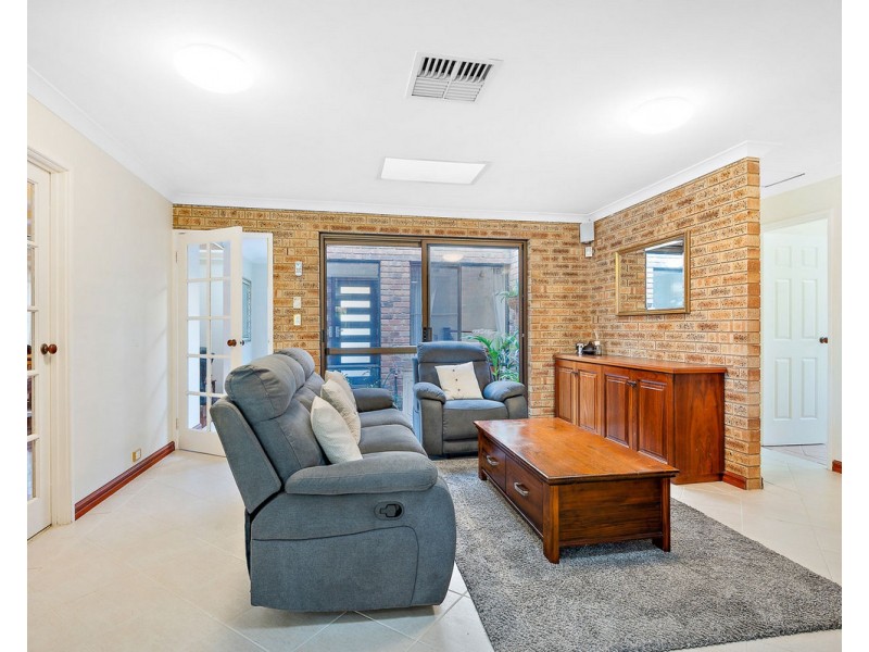 4 Crawford Court, Safety Bay WA 6169