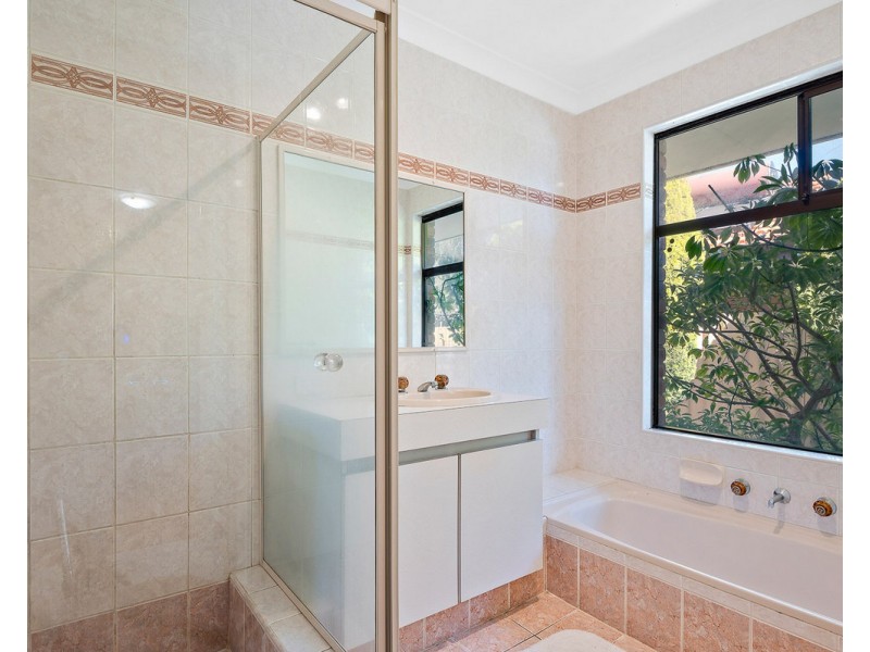 4 Crawford Court, Safety Bay WA 6169