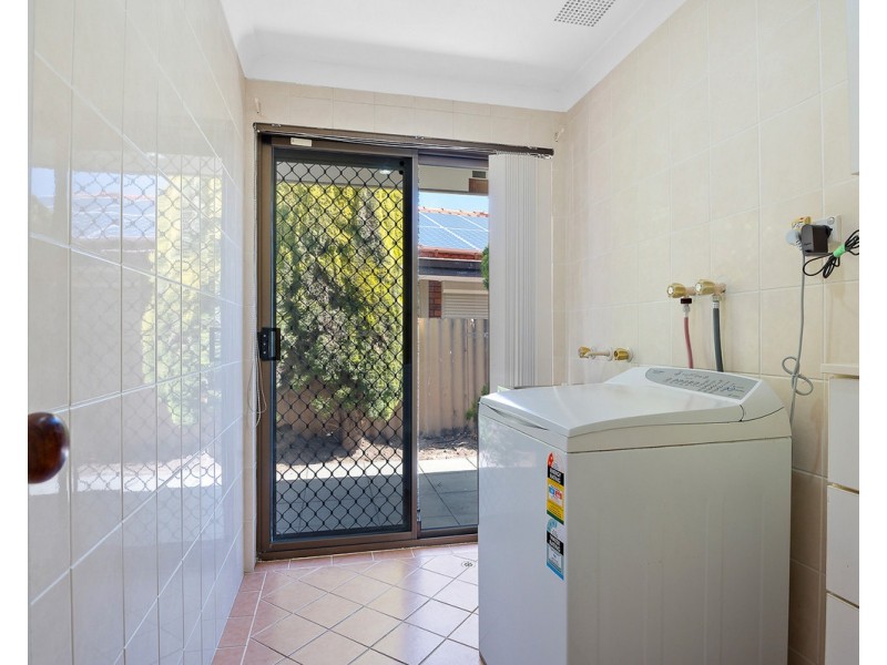 4 Crawford Court, Safety Bay WA 6169