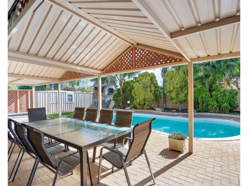 4 Crawford Court, Safety Bay WA 6169