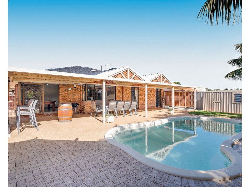 4 Crawford Court, Safety Bay WA 6169