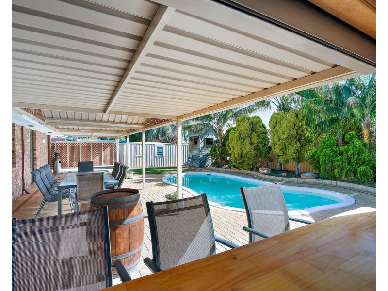 4 Crawford Court, Safety Bay WA 6169