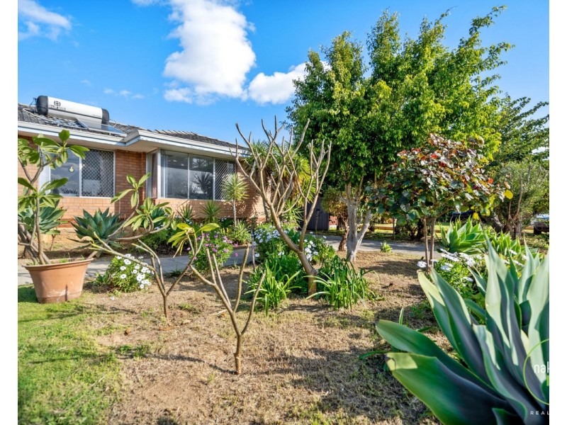 9 Mountain View, Kelmscott WA 6111