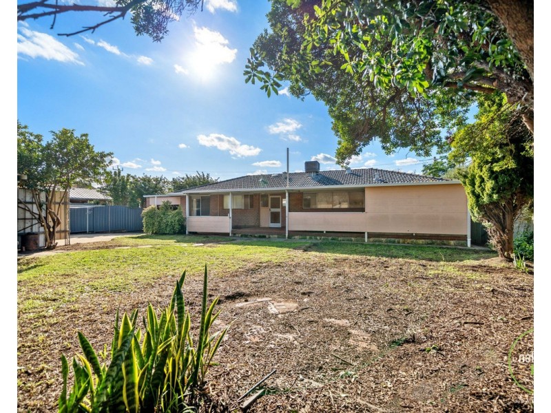 9 Mountain View, Kelmscott WA 6111
