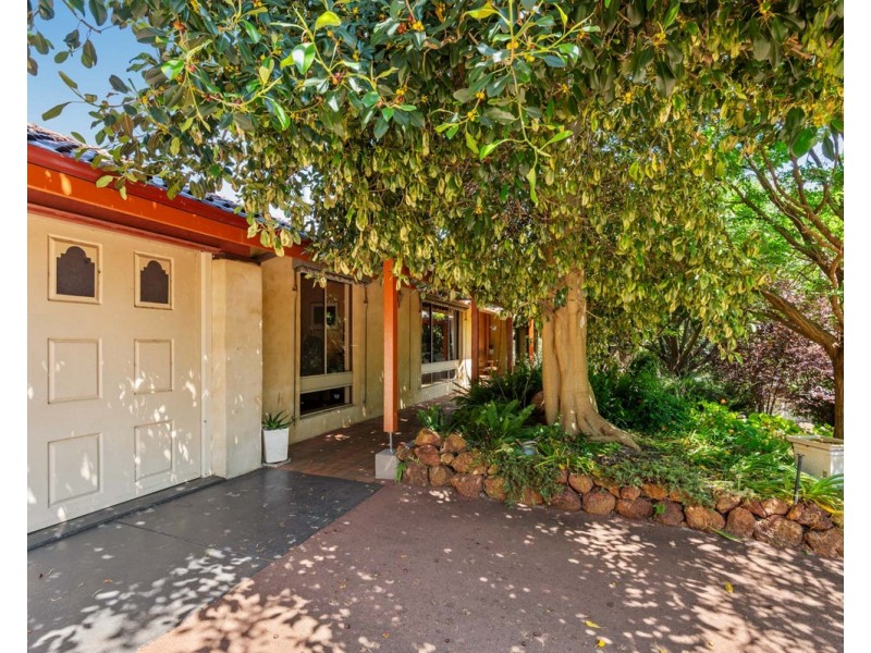 2 Bullockbush Road, Kelmscott WA 6111