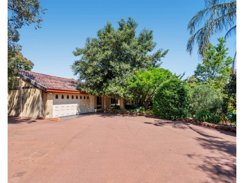 2 Bullockbush Road, Kelmscott WA 6111