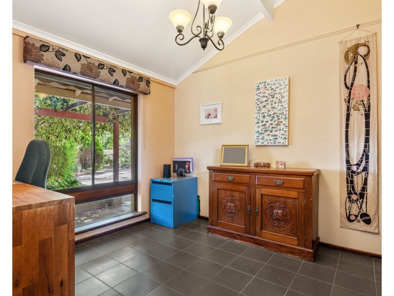 2 Bullockbush Road, Kelmscott WA 6111