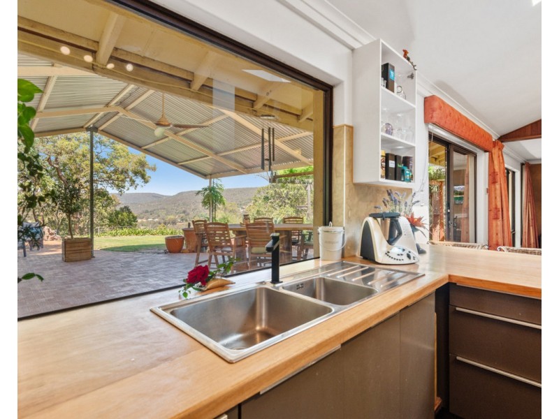 2 Bullockbush Road, Kelmscott WA 6111