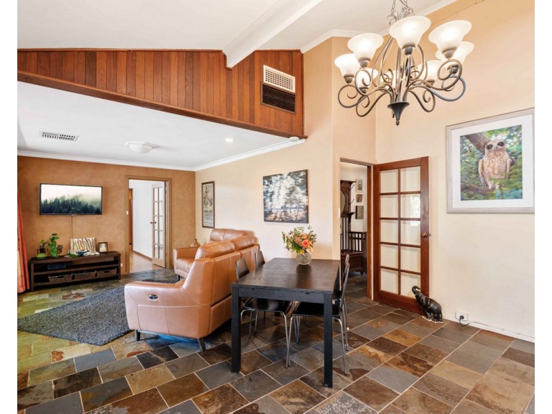 2 Bullockbush Road, Kelmscott WA 6111