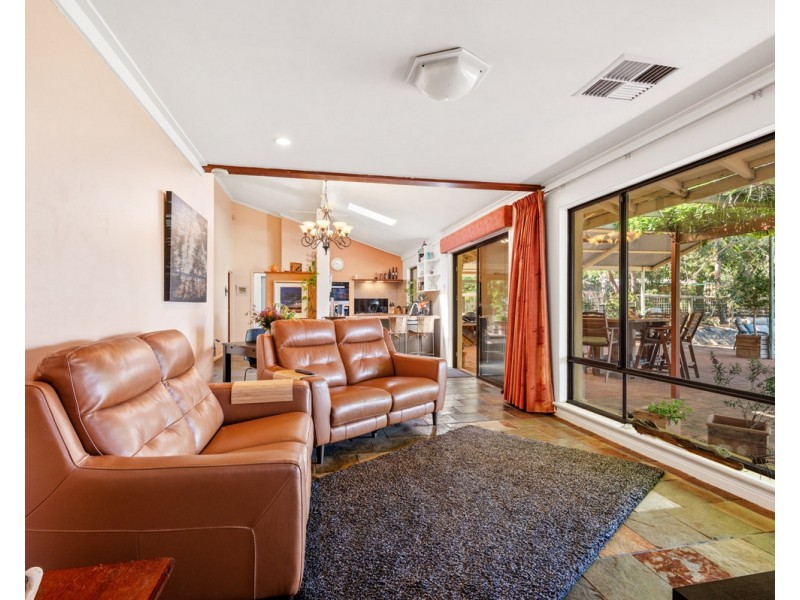 2 Bullockbush Road, Kelmscott WA 6111