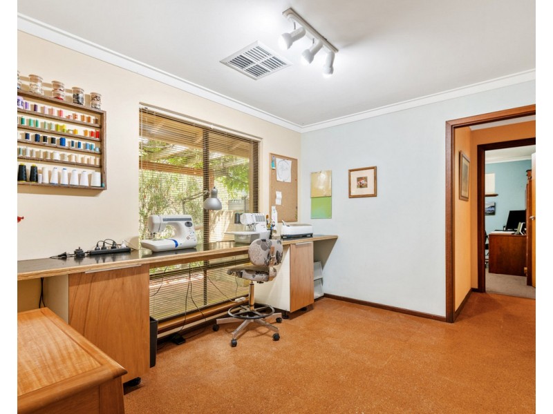 2 Bullockbush Road, Kelmscott WA 6111