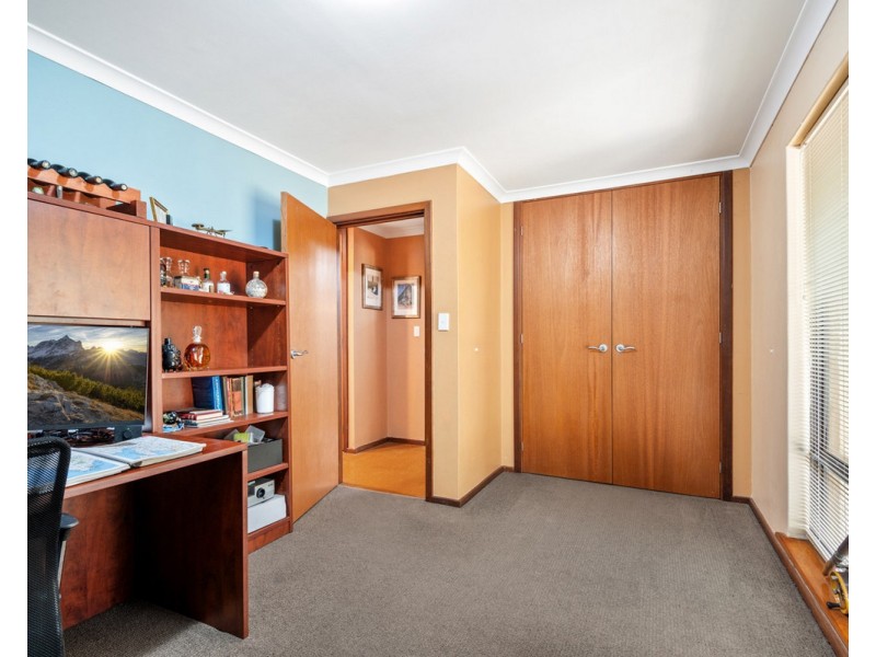 2 Bullockbush Road, Kelmscott WA 6111