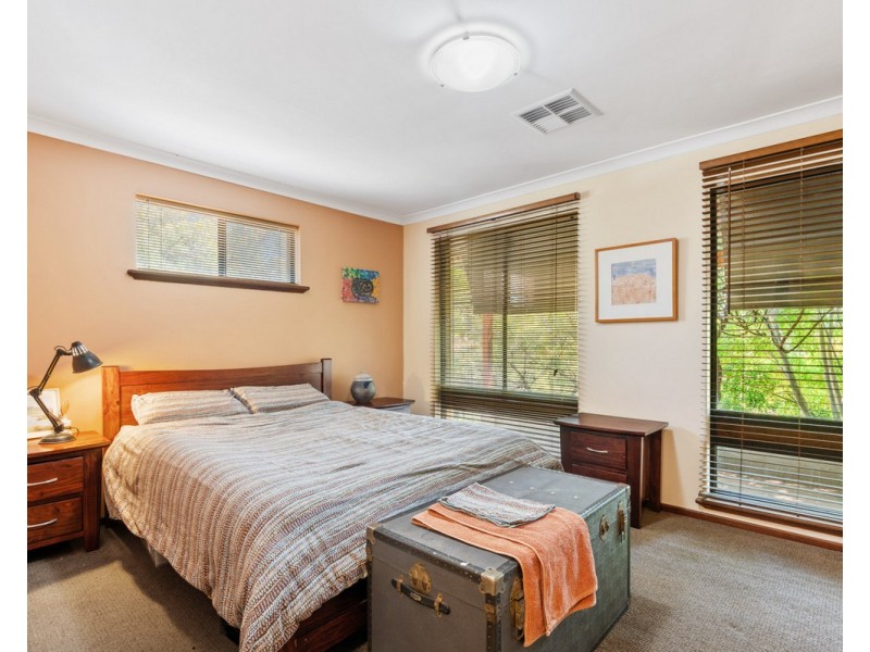 2 Bullockbush Road, Kelmscott WA 6111