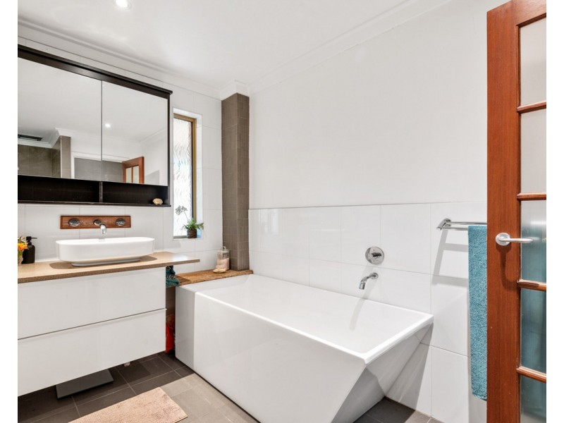 2 Bullockbush Road, Kelmscott WA 6111