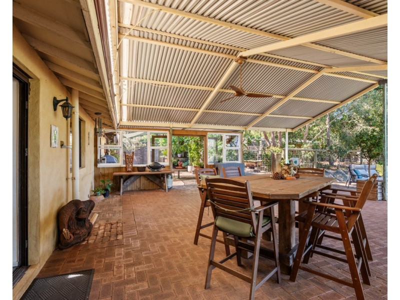 2 Bullockbush Road, Kelmscott WA 6111