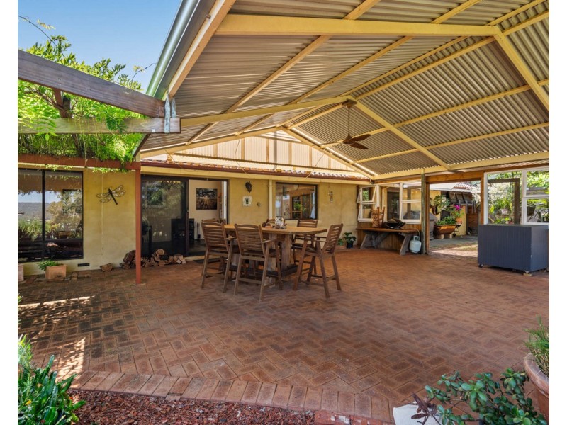 2 Bullockbush Road, Kelmscott WA 6111