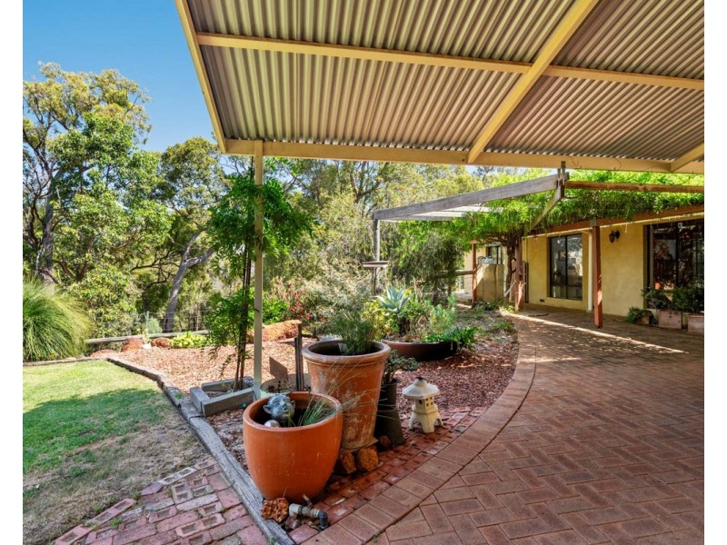 2 Bullockbush Road, Kelmscott WA 6111