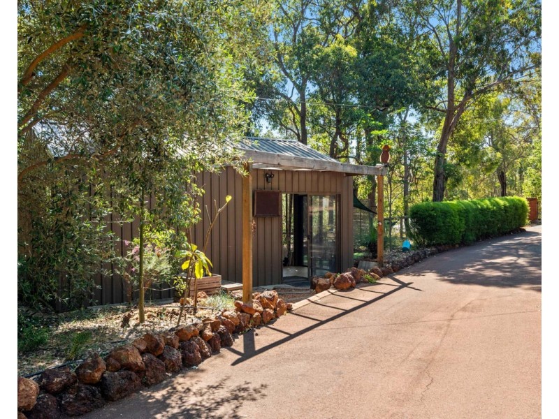 2 Bullockbush Road, Kelmscott WA 6111