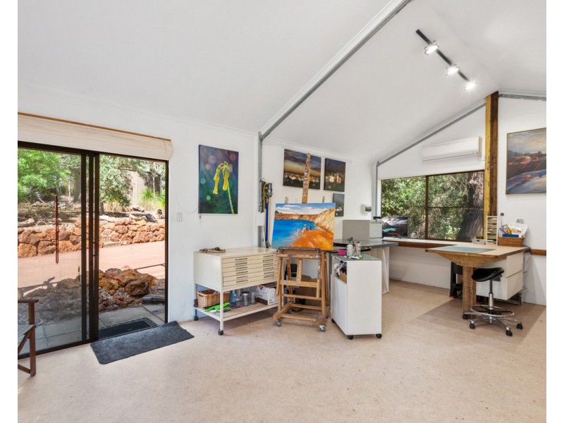 2 Bullockbush Road, Kelmscott WA 6111