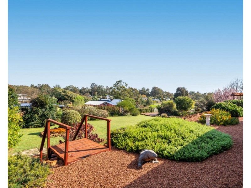 9 Cartland Court, Bedfordale WA 6112