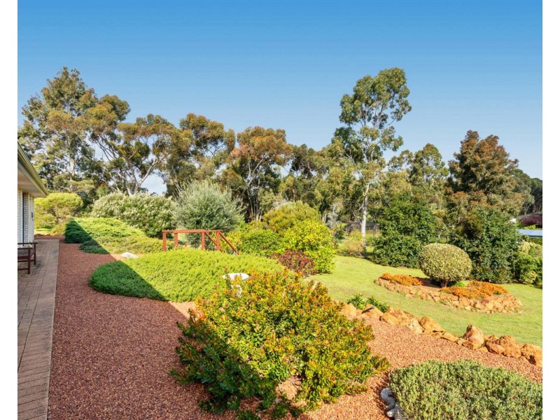 9 Cartland Court, Bedfordale WA 6112