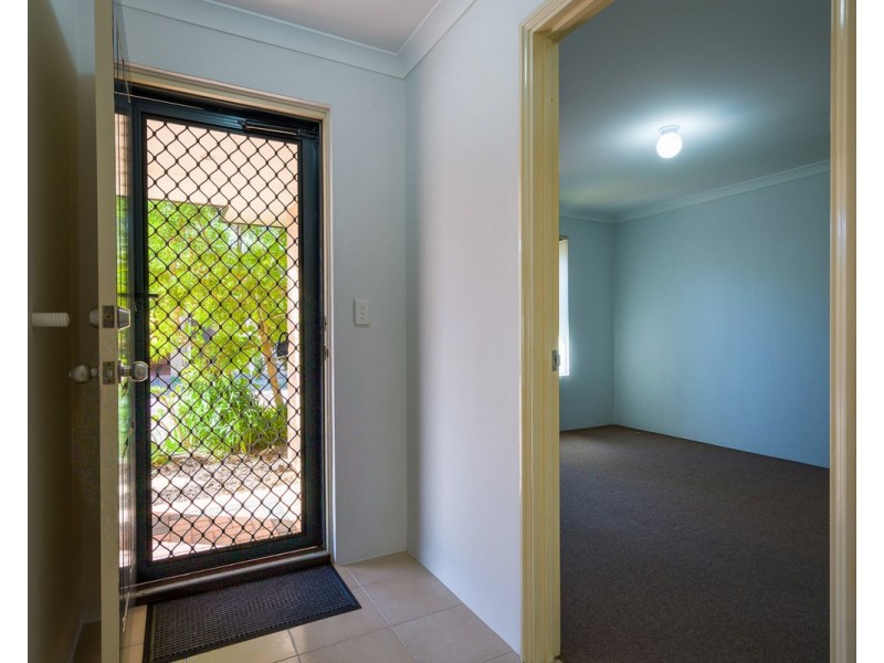 25/91 Lowanna Way, Armadale WA 6112