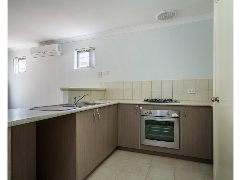 25/91 Lowanna Way, Armadale WA 6112