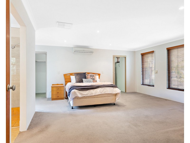 44 Oakhill Drive, Canning Vale WA 6155