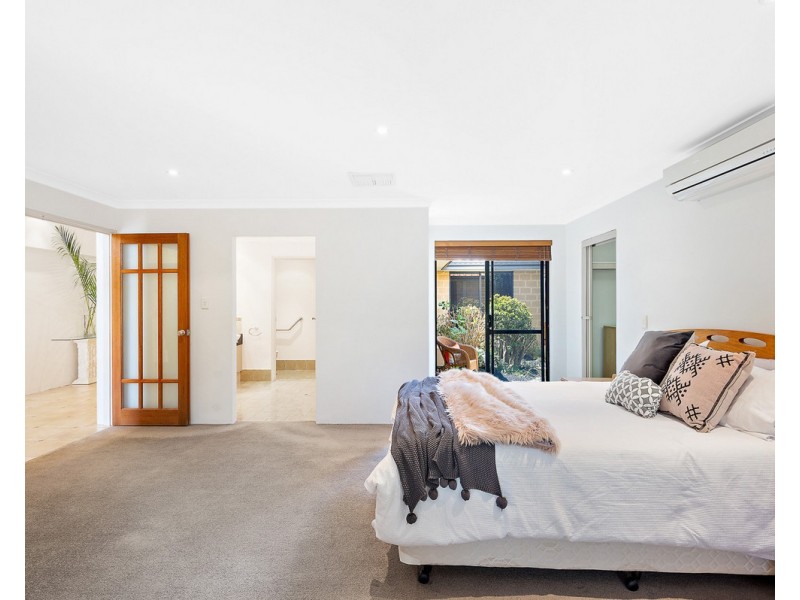 44 Oakhill Drive, Canning Vale WA 6155