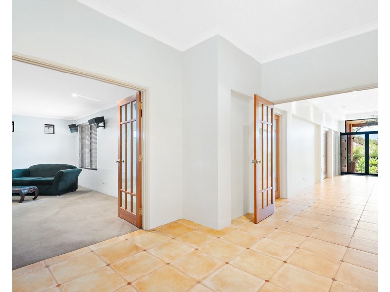 44 Oakhill Drive, Canning Vale WA 6155