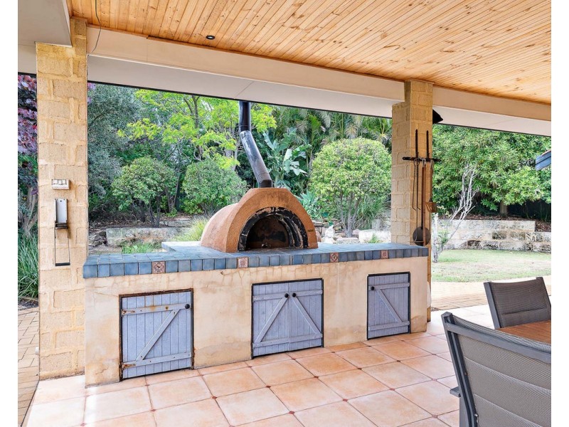 44 Oakhill Drive, Canning Vale WA 6155