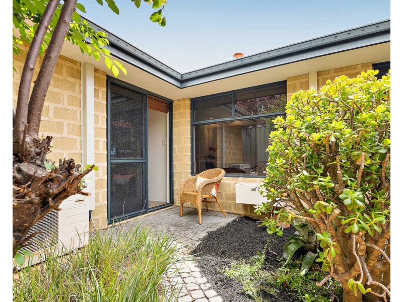 44 Oakhill Drive, Canning Vale WA 6155