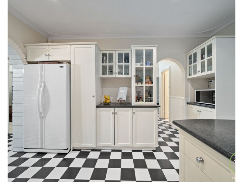 6 Blackburn Street, Maddington WA 6109