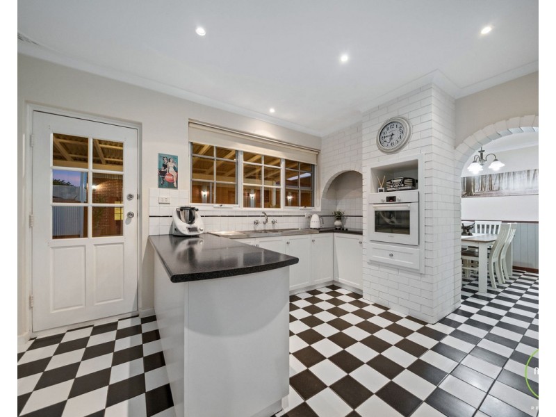 6 Blackburn Street, Maddington WA 6109