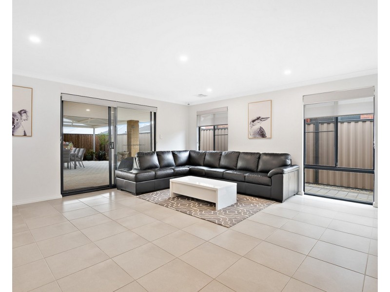 3 Haywire Avenue, Whitby WA 6123