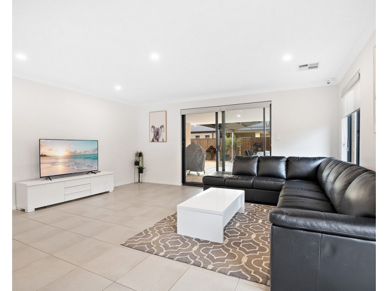 3 Haywire Avenue, Whitby WA 6123