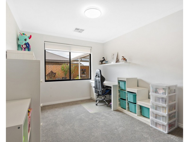 3 Haywire Avenue, Whitby WA 6123