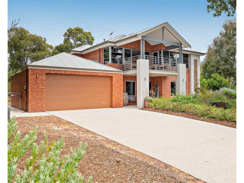 10 Flello Rise, Bedfordale WA 6112
