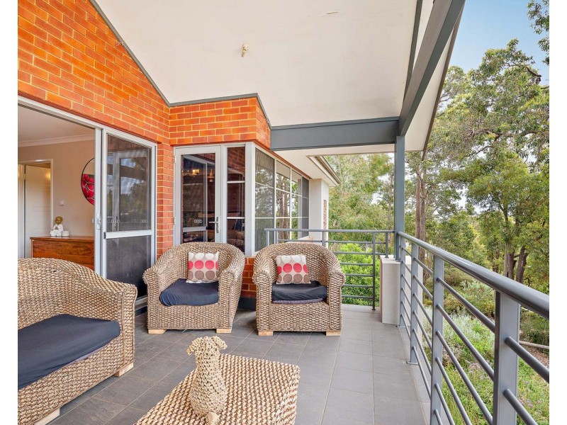 10 Flello Rise, Bedfordale WA 6112