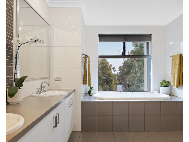 10 Flello Rise, Bedfordale WA 6112