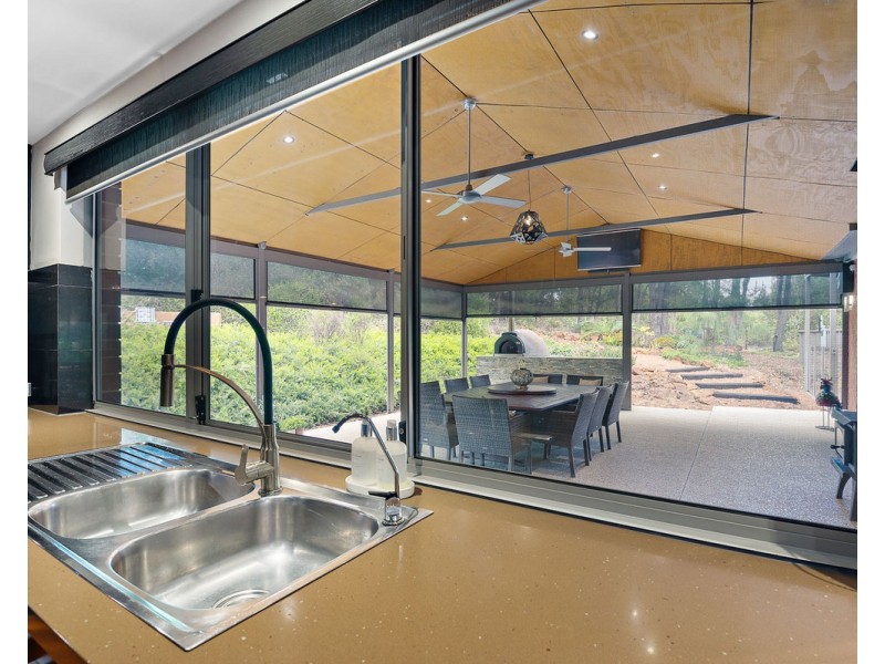 10 Flello Rise, Bedfordale WA 6112