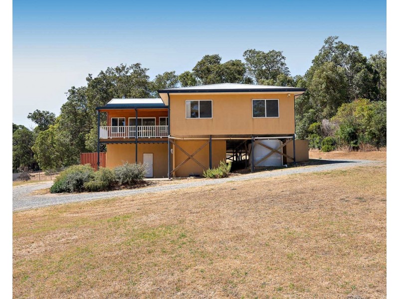 16 Vincent Lookout, Bedfordale WA 6112