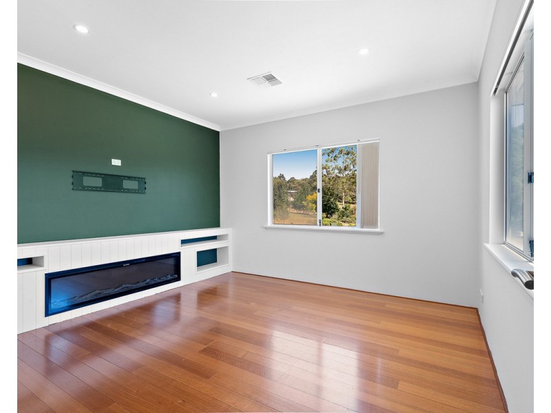 16 Vincent Lookout, Bedfordale WA 6112