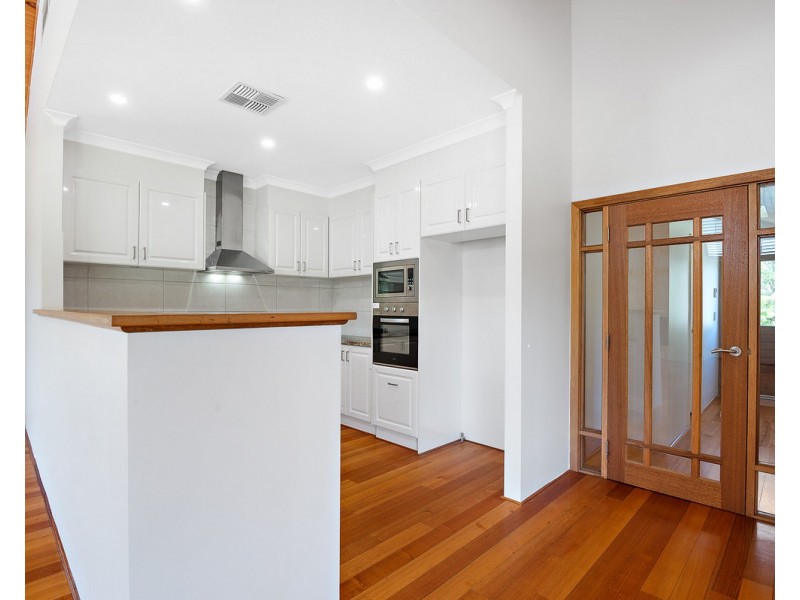 16 Vincent Lookout, Bedfordale WA 6112