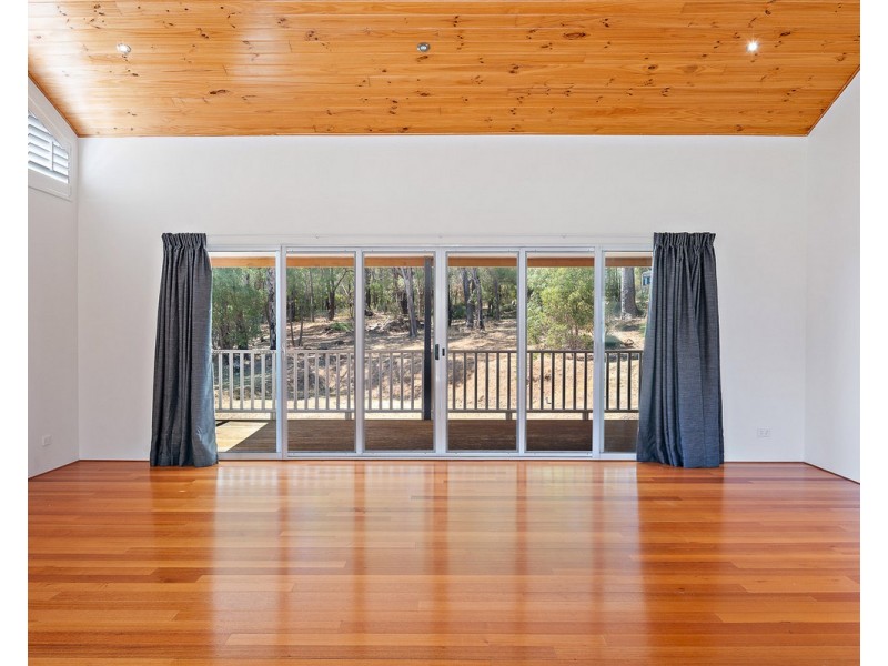 16 Vincent Lookout, Bedfordale WA 6112
