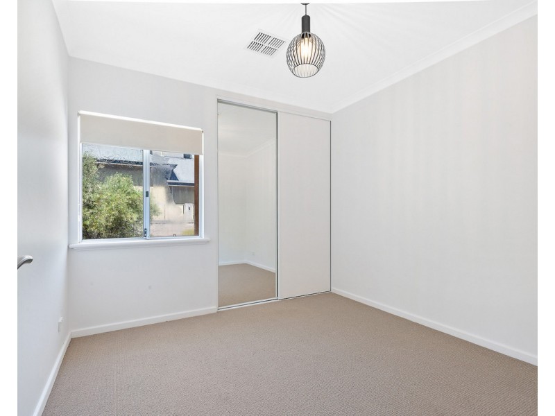 16 Vincent Lookout, Bedfordale WA 6112
